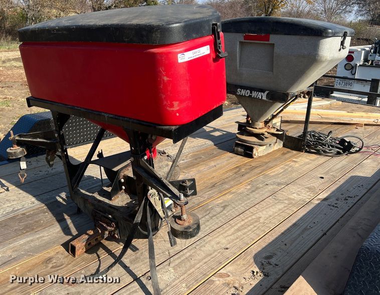 image for item OA9122 (2) spreaders