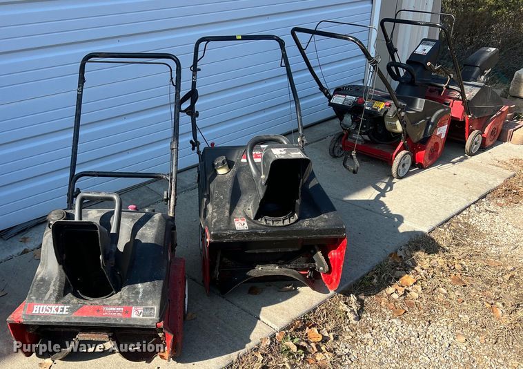 image for item OA9123 (4) snow blowers