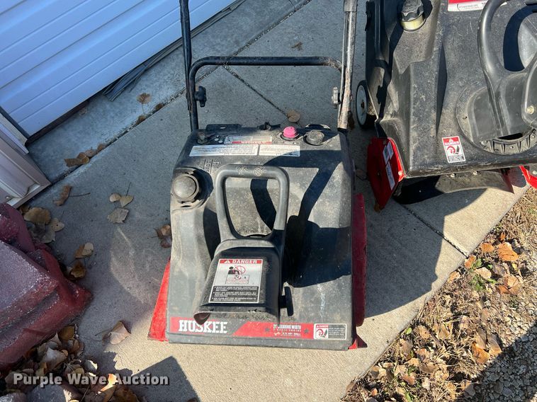 image for item OA9123 (4) snow blowers