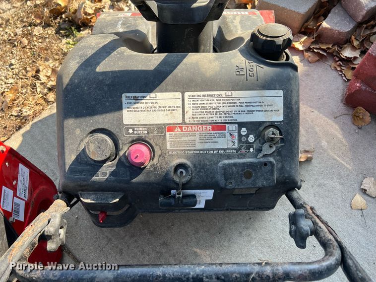 image for item OA9123 (4) snow blowers
