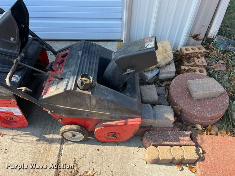image for item OA9123 (4) snow blowers