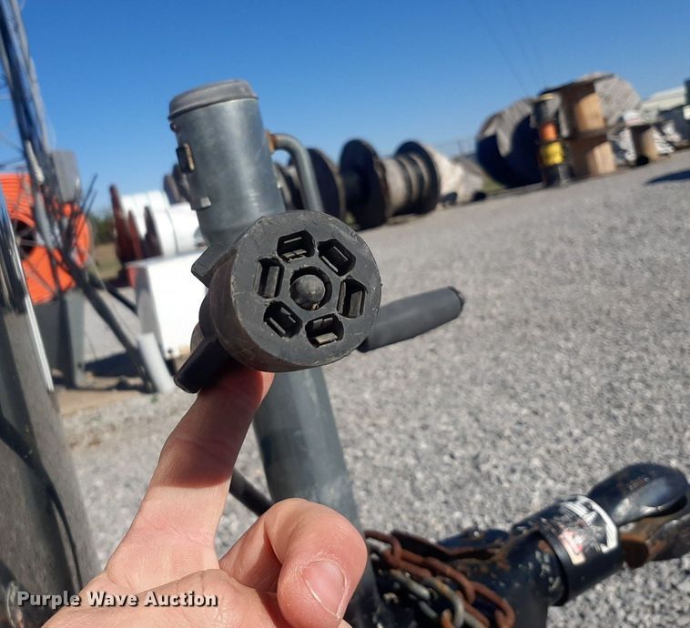 image for item OF9590 2001 Pace VC718TA2  enclosed cargo trailer