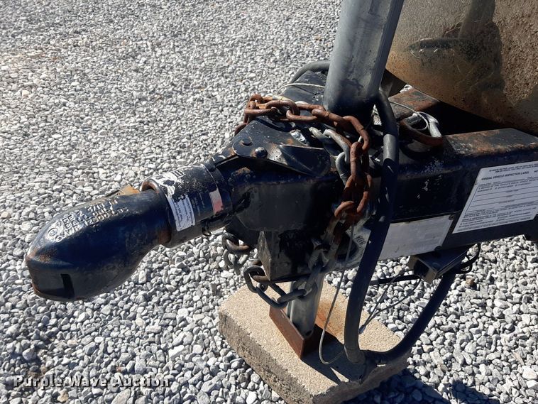 image for item OF9590 2001 Pace VC718TA2  enclosed cargo trailer