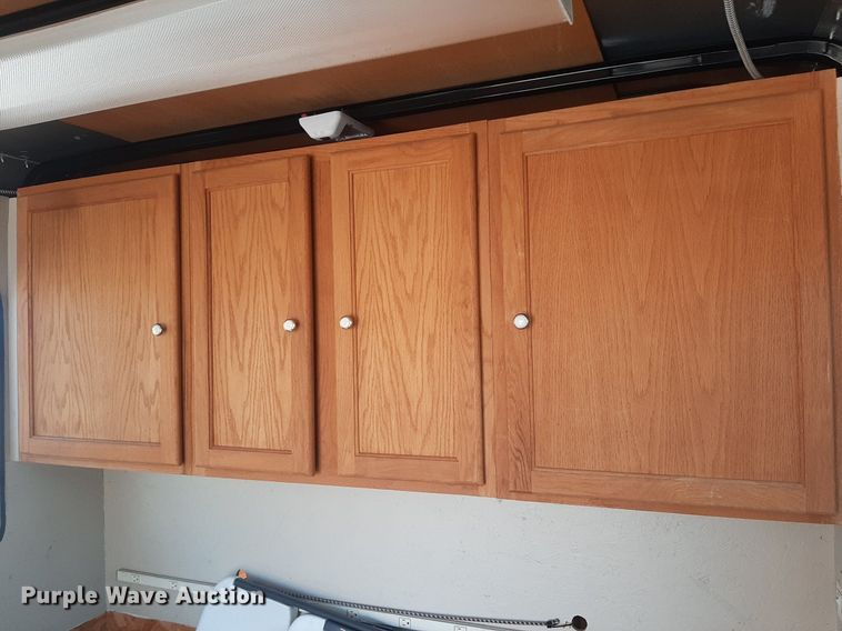 image for item OF9590 2001 Pace VC718TA2  enclosed cargo trailer