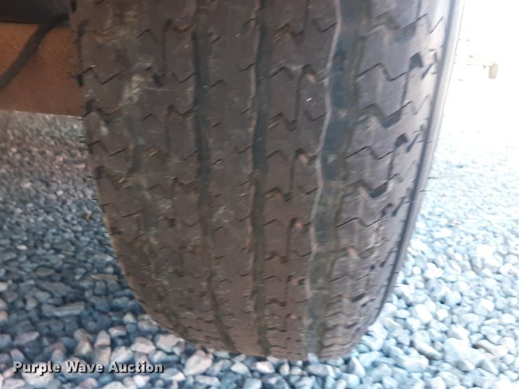 image for item OF9590 2001 Pace VC718TA2  enclosed cargo trailer