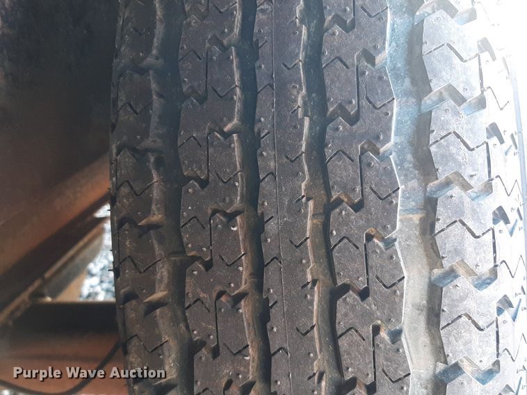 image for item OF9590 2001 Pace VC718TA2  enclosed cargo trailer