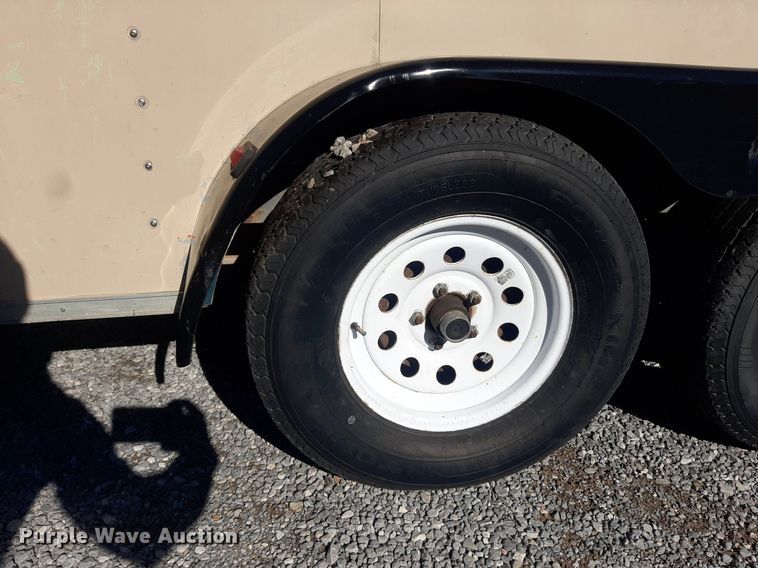 image for item OF9590 2001 Pace VC718TA2  enclosed cargo trailer