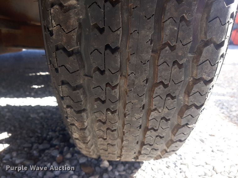 image for item OF9590 2001 Pace VC718TA2  enclosed cargo trailer