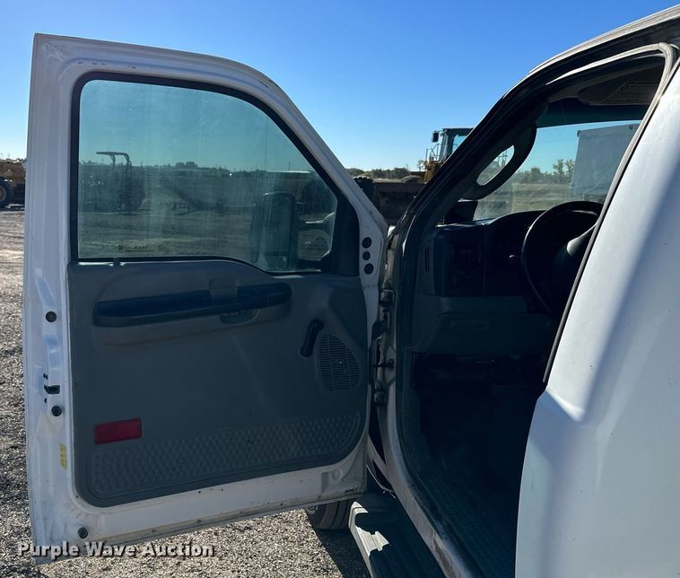 image for item OK9029 2007 Ford F550 Super Duty XL  utility / service truck