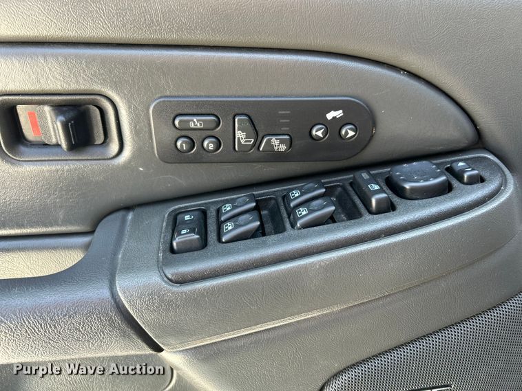 image for item OK9771 2003 Chevrolet Avalanche  limousine