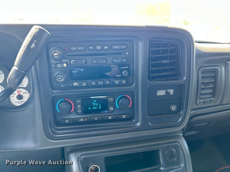 image for item OK9771 2003 Chevrolet Avalanche  limousine