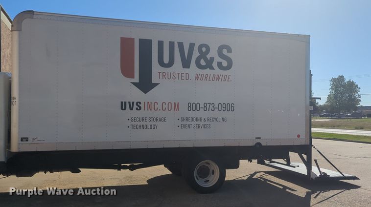 image for item OL9045 2017 International TerraStar  box truck