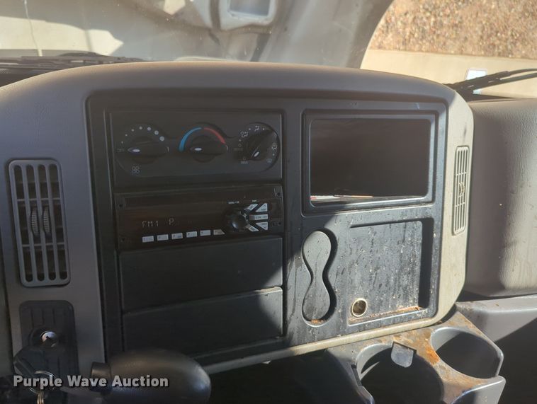 image for item OL9045 2017 International TerraStar  box truck