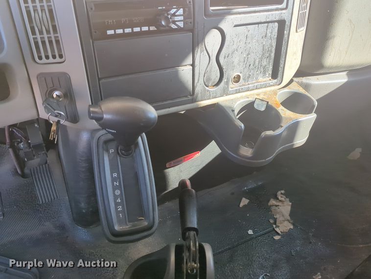 image for item OL9045 2017 International TerraStar  box truck