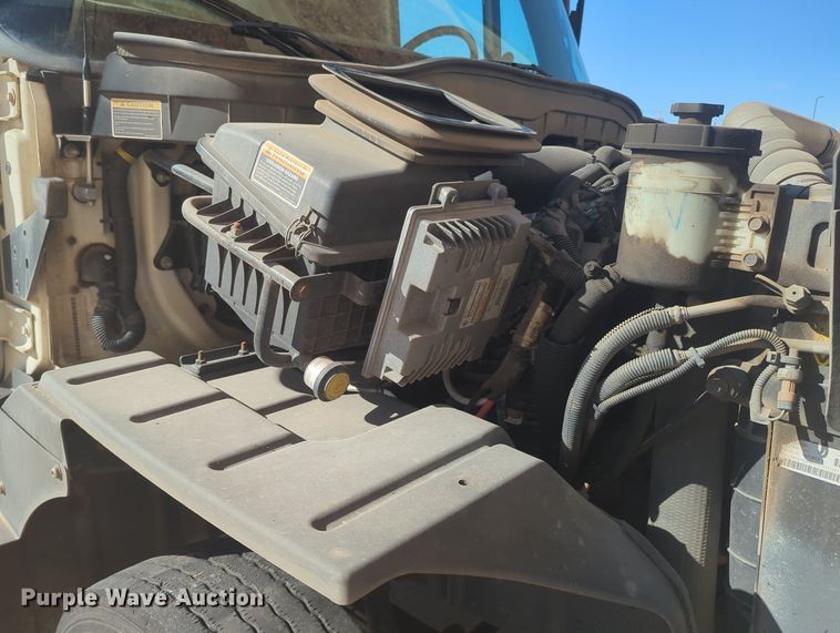 image for item OL9045 2017 International TerraStar  box truck