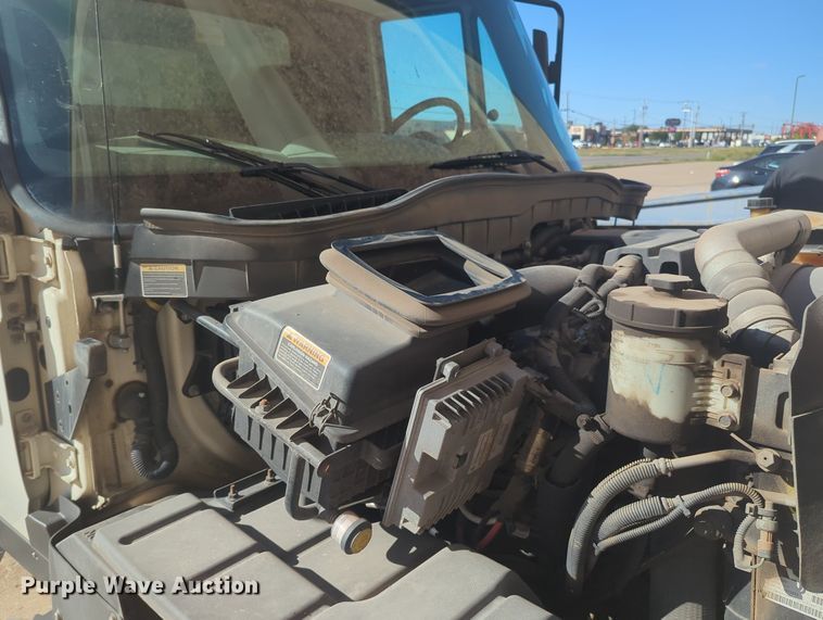 image for item OL9045 2017 International TerraStar  box truck