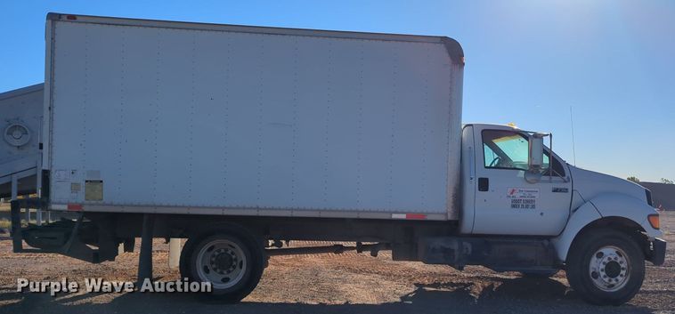 image for item OL9052 2007 Ford F750 Super Duty  box truck