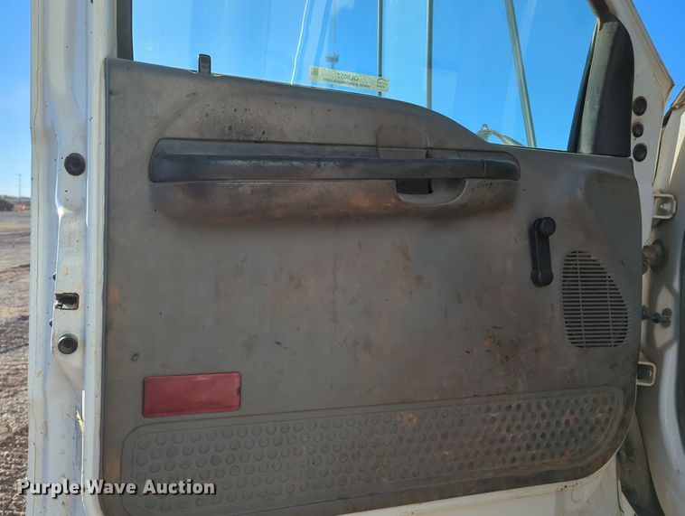 image for item OL9052 2007 Ford F750 Super Duty  box truck