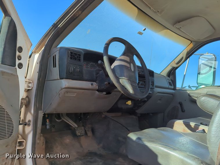 image for item OL9052 2007 Ford F750 Super Duty  box truck