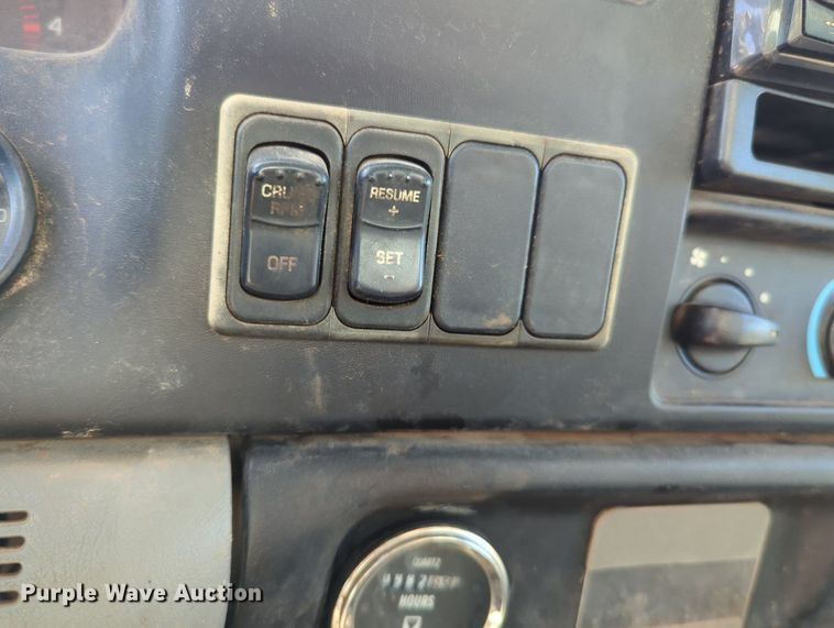 image for item OL9052 2007 Ford F750 Super Duty  box truck