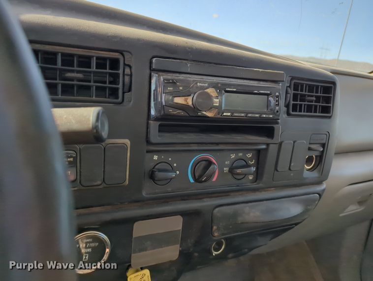 image for item OL9052 2007 Ford F750 Super Duty  box truck