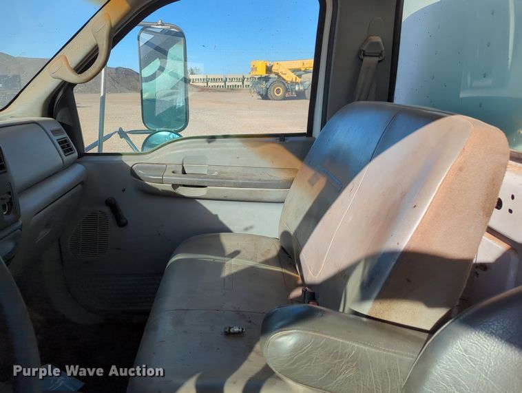 image for item OL9052 2007 Ford F750 Super Duty  box truck