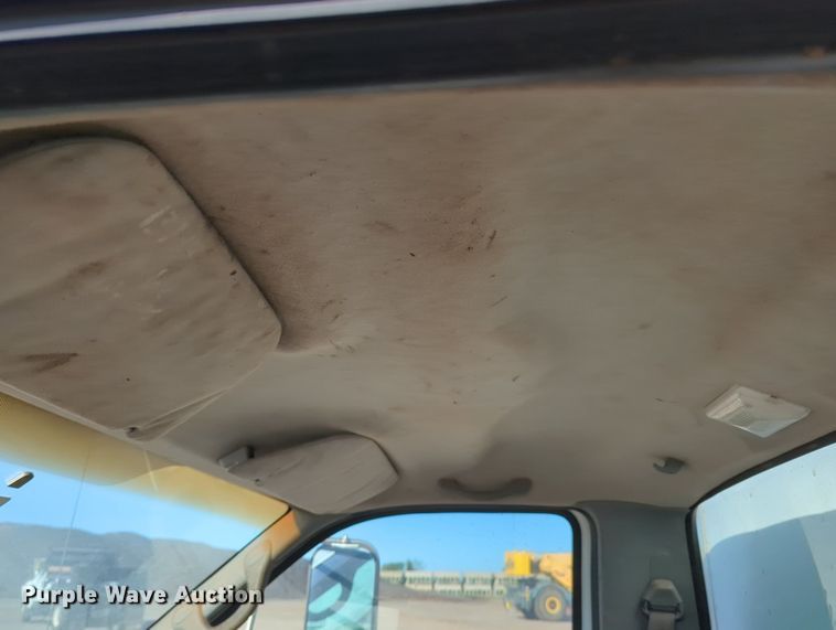 image for item OL9052 2007 Ford F750 Super Duty  box truck