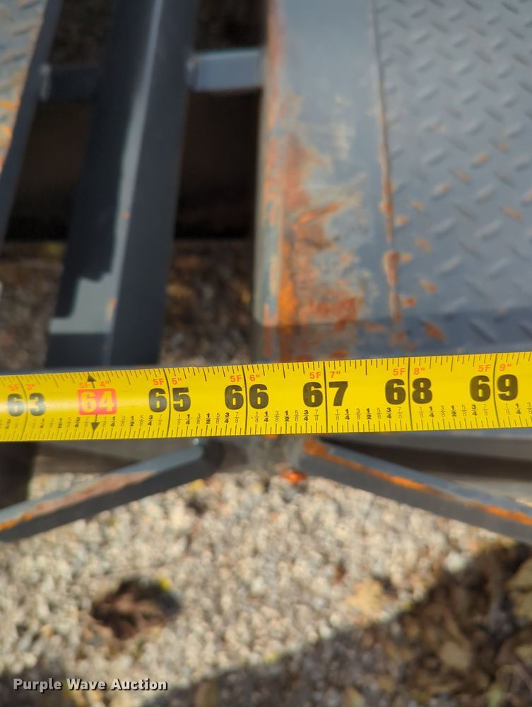 image for item OL9091 2022 Lamar  equipment trailer