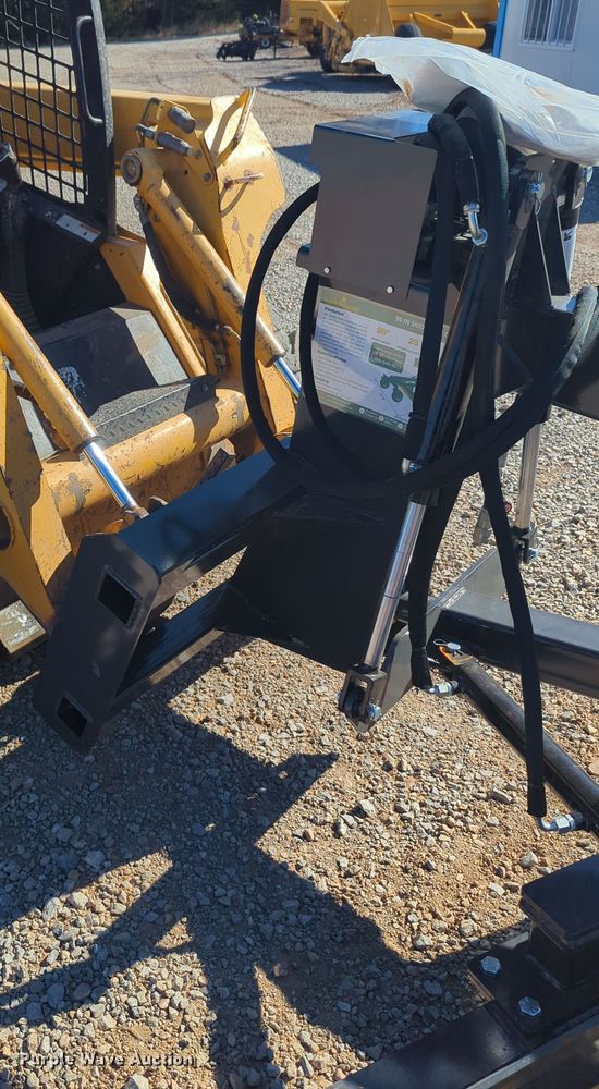 image for item OL9112 2023 LandHonor GM-12-96W  skid steer grader