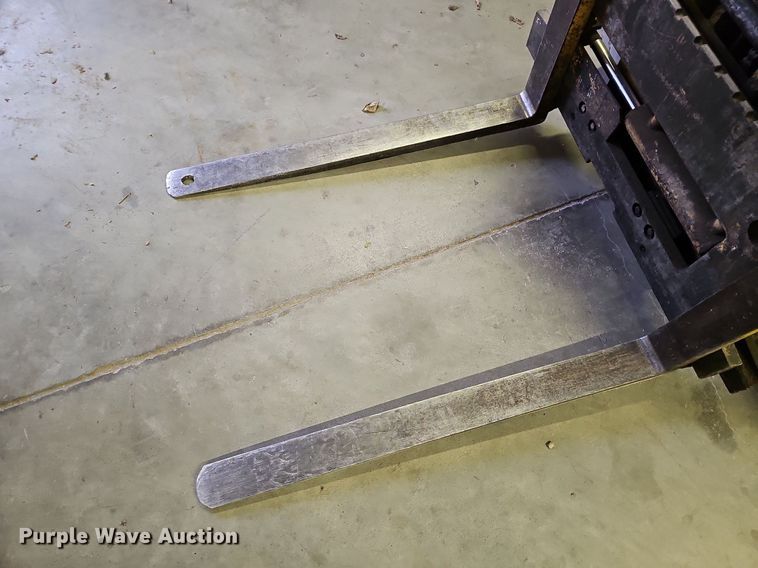 image for item OL9288 Caterpillar TC30  forklift