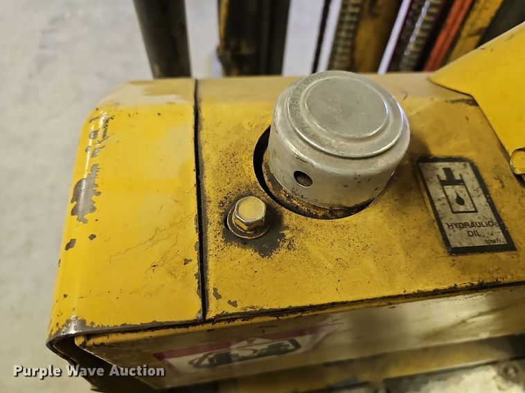 image for item OL9288 Caterpillar TC30  forklift