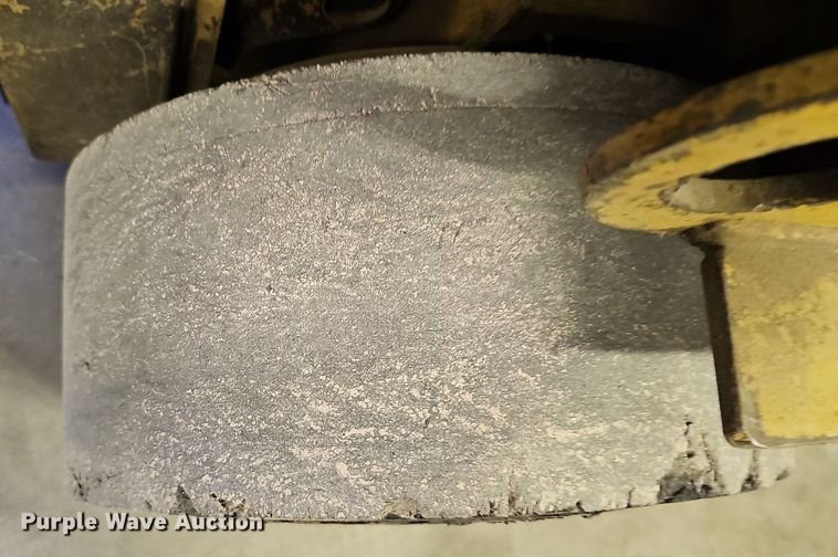 image for item OL9288 Caterpillar TC30  forklift