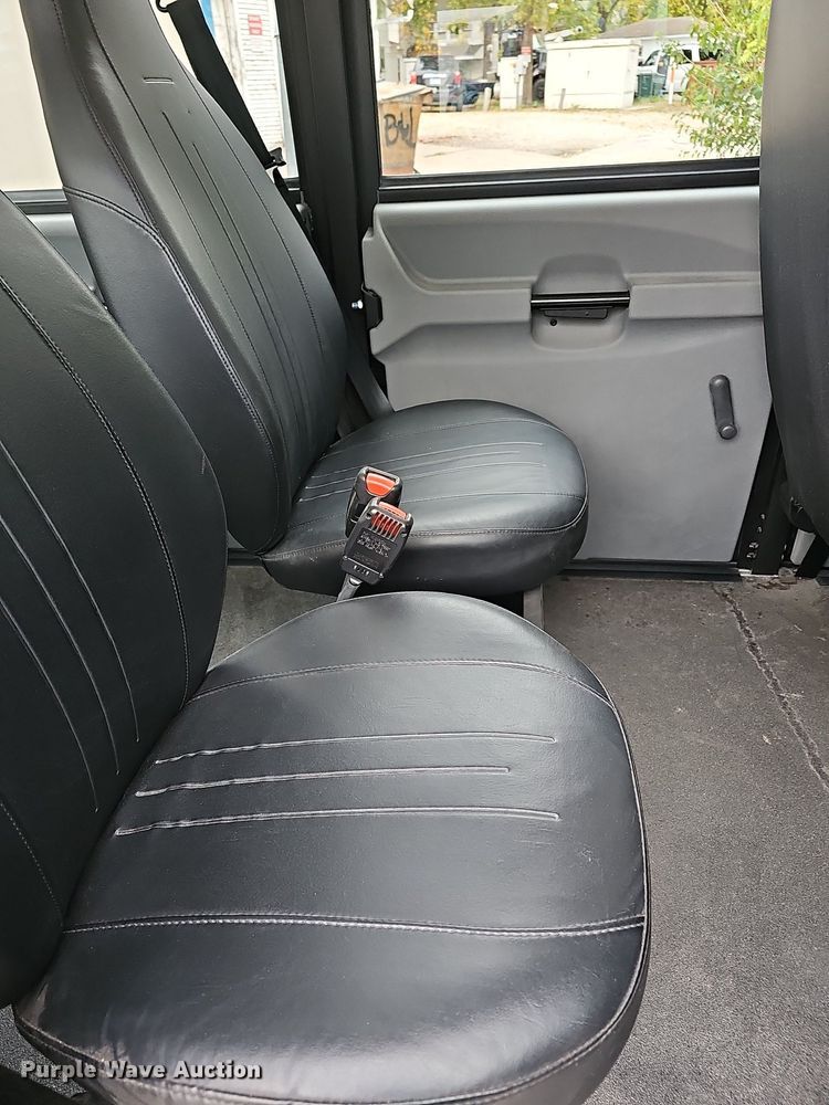 image for item OL9293 2018 Polaris Gem e6  utility vehicle