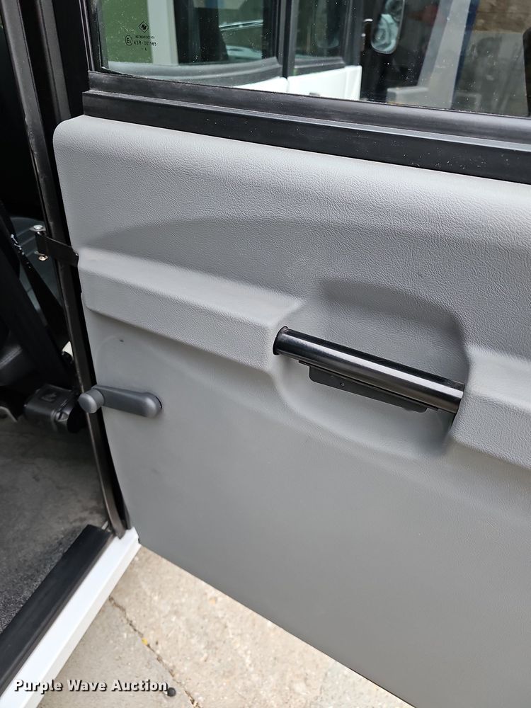 image for item OL9293 2018 Polaris Gem e6  utility vehicle