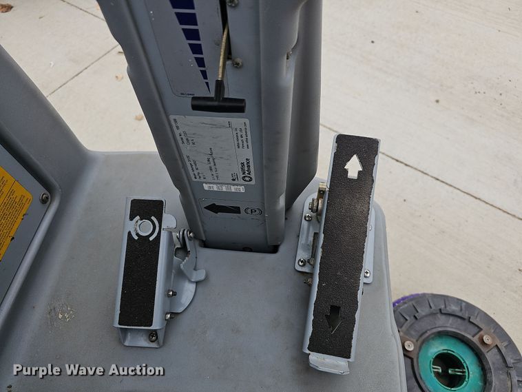 image for item OL9344 Advance Advenger 2810D  floor scrubber