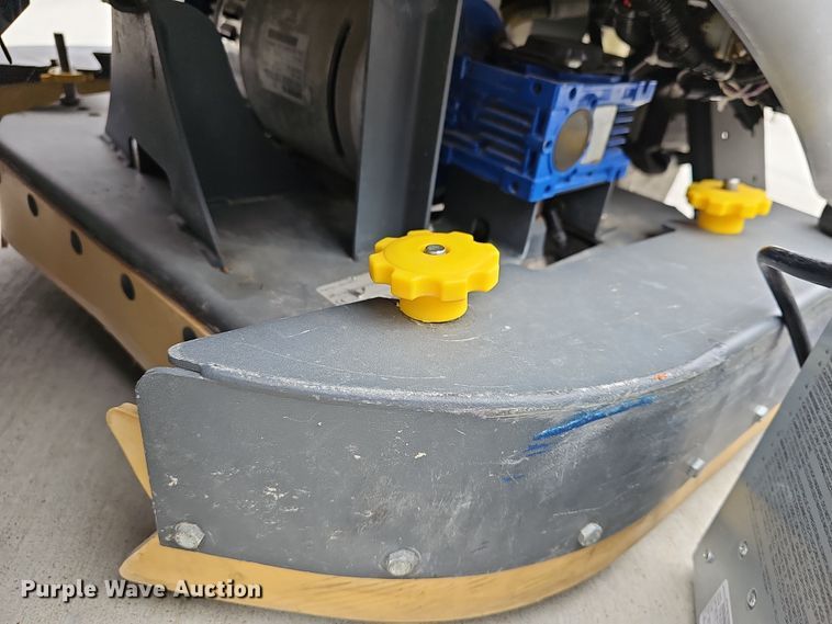 image for item OL9344 Advance Advenger 2810D  floor scrubber