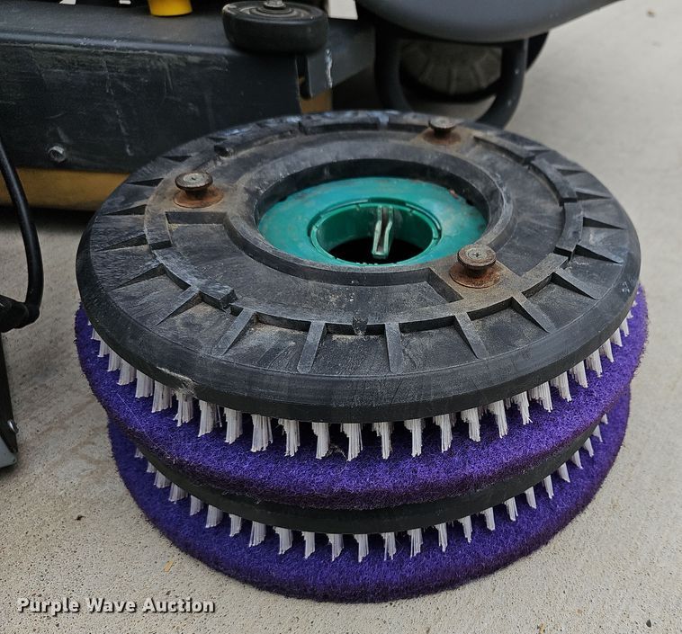 image for item OL9344 Advance Advenger 2810D  floor scrubber