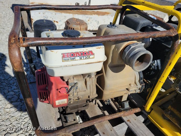 image for item ZA0379 (3) trash pumps