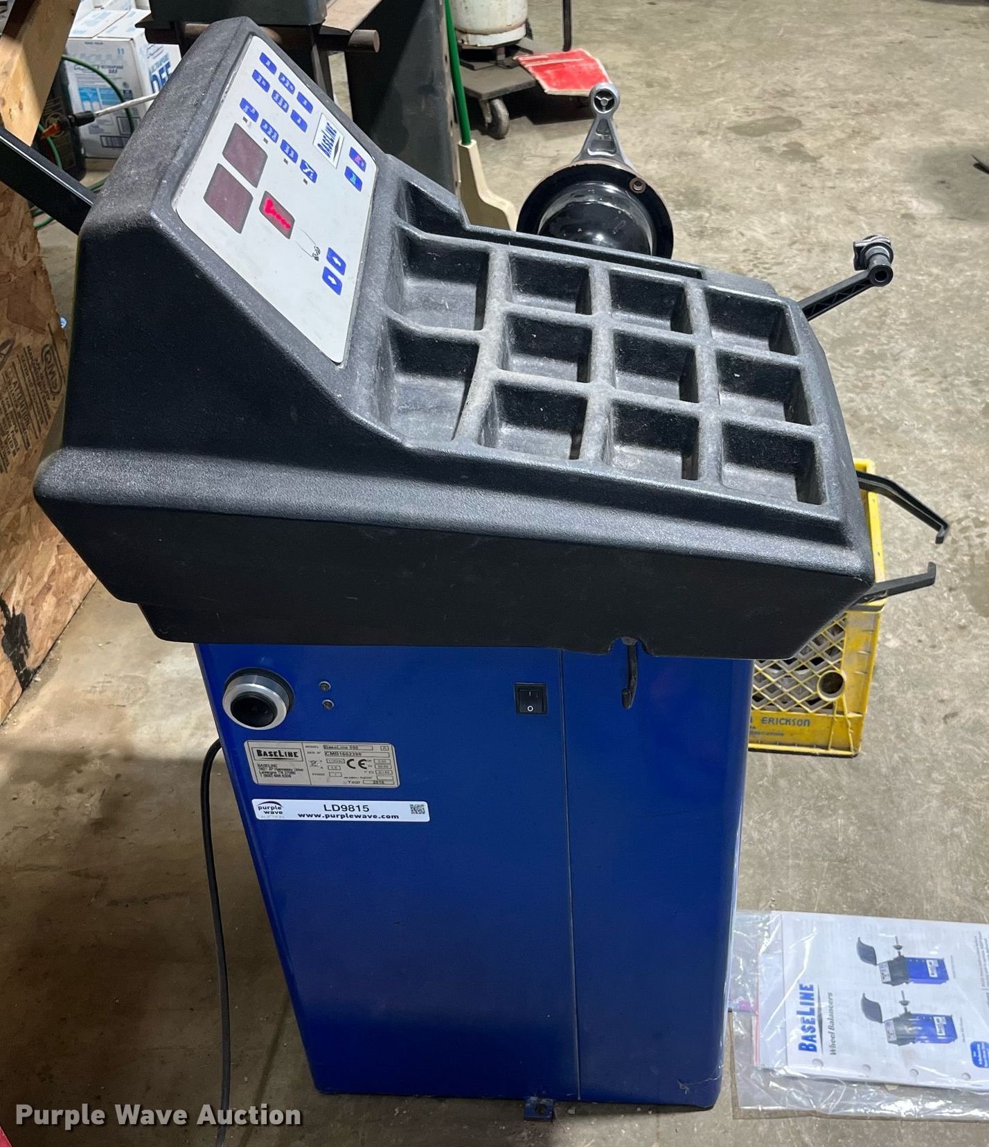 2016 BaseLine 550 tire balancer in Warsaw, IL Item LD9815 for sale
