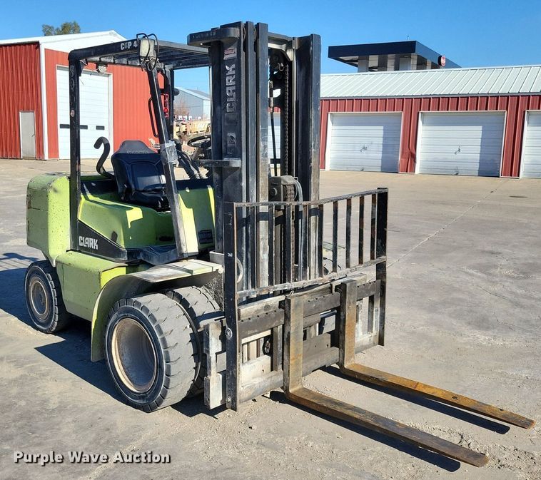 image for item DA7217 Clark CGP40  forklift