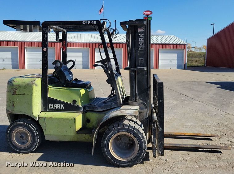 image for item DA7217 Clark CGP40  forklift