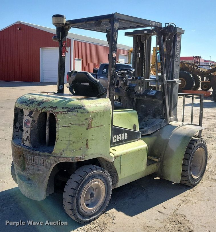 image for item DA7217 Clark CGP40  forklift