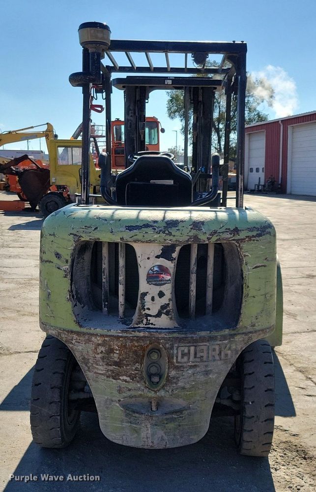 image for item DA7217 Clark CGP40  forklift