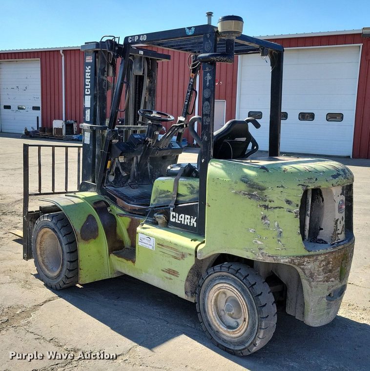 image for item DA7217 Clark CGP40  forklift