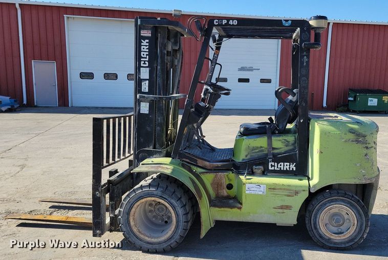 image for item DA7217 Clark CGP40  forklift