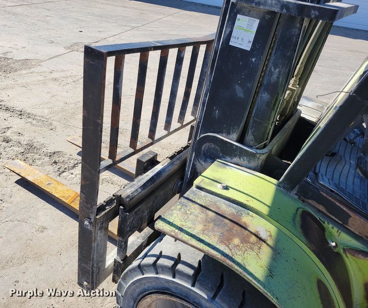 image for item DA7217 Clark CGP40  forklift