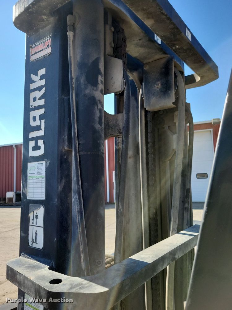 image for item DA7217 Clark CGP40  forklift