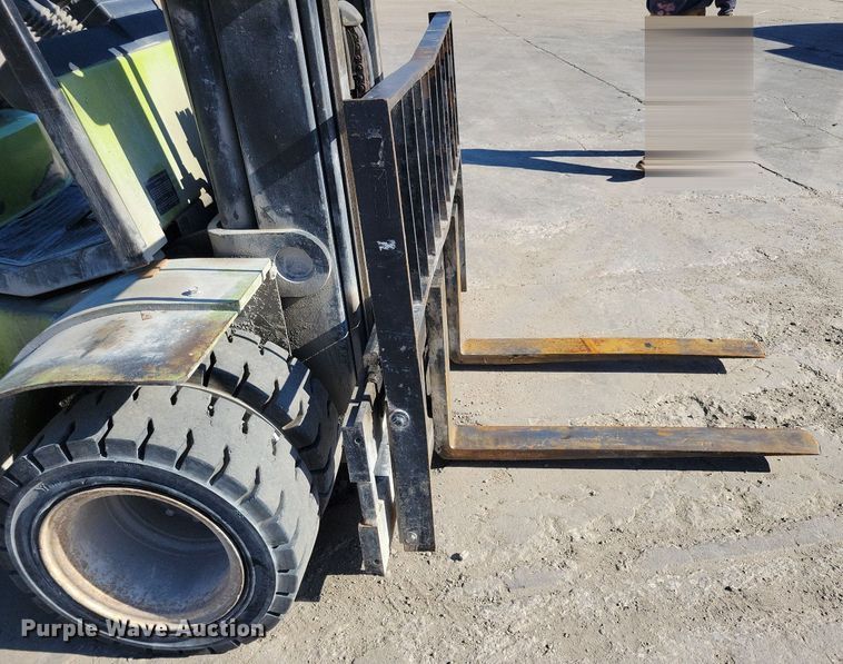 image for item DA7217 Clark CGP40  forklift