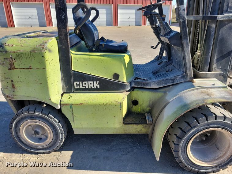image for item DA7217 Clark CGP40  forklift