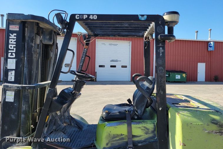 image for item DA7217 Clark CGP40  forklift